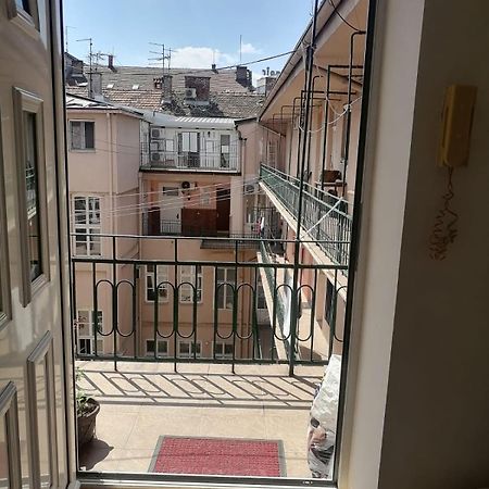 Small Low Cost Studio 贝尔格莱德 外观 照片